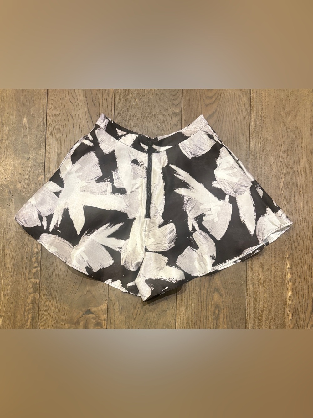 C/MEO Collective Black & White Brushstroke Skort - Picture 2 of 4